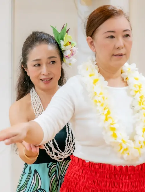 個人レッスン中の女性と講師